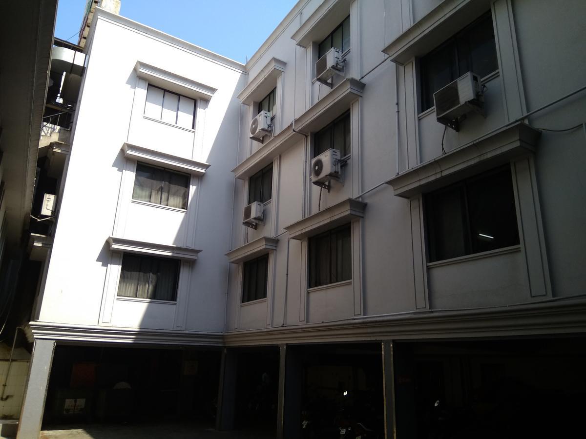 Hotel Oyo 14933 Rpr Residency 2*