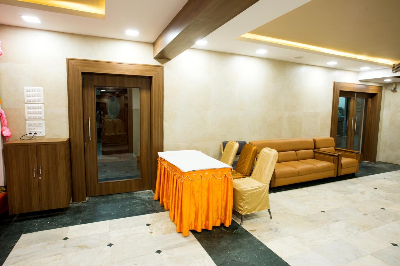 Oyo 14933 Rpr Residency