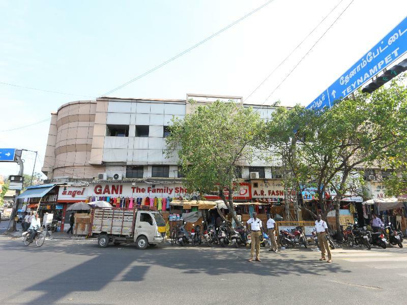 Oyo 14933 Rpr Residency Hotel 2*