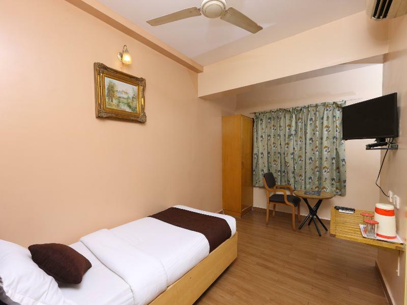 Hotel Oyo 14933 Rpr Residency