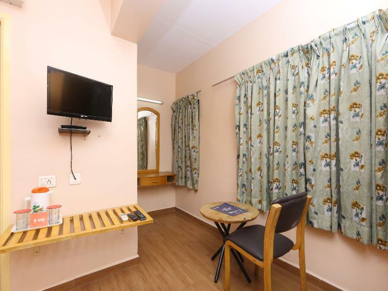 Oyo 14933 Rpr Residency Hotel
