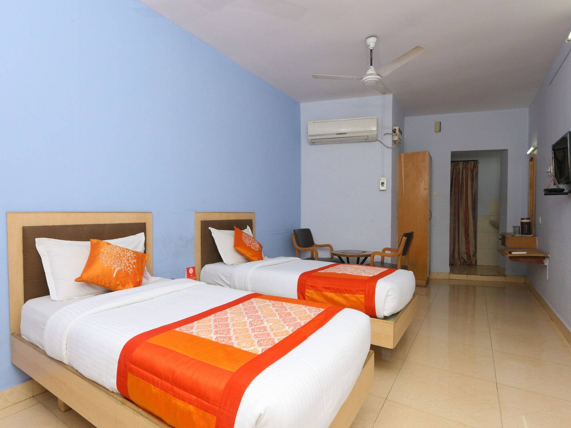 Oyo 14933 Rpr Residency Hotel Chennai